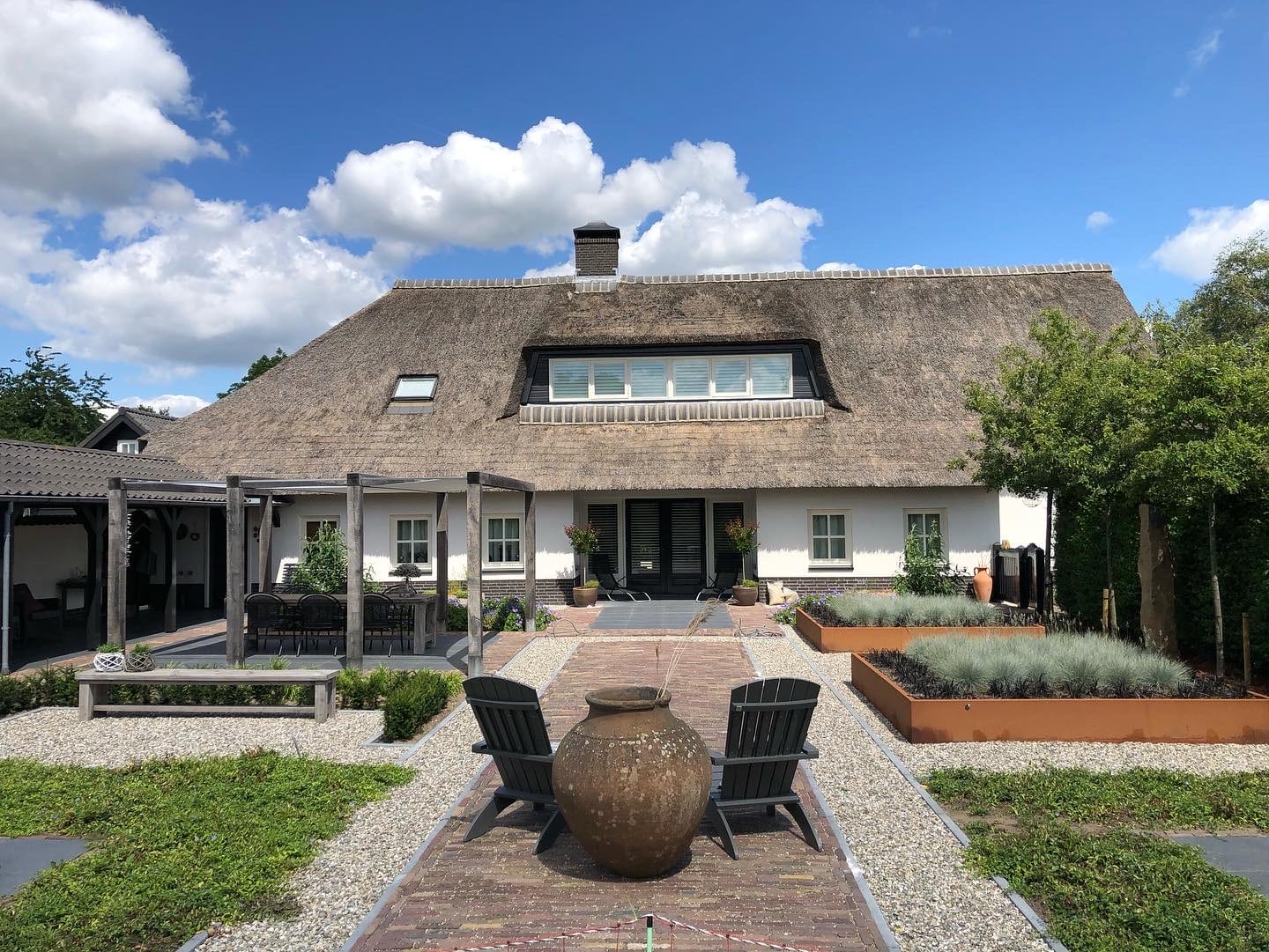 484528E3-08C8-41A7-AABB-F4DA9B3B23A2